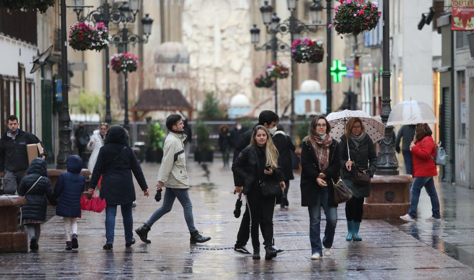 Día de lluvia persistente en Zaragoza