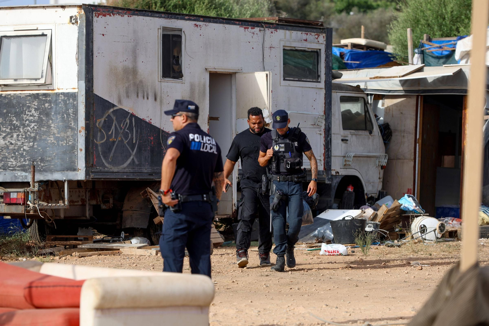 Todas las imágenes del desalojo de Can Rova 2 en Ibiza