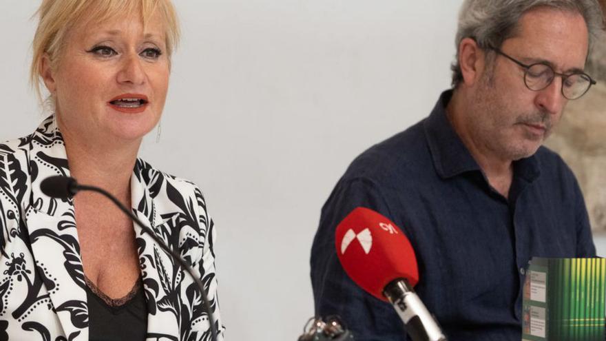 Leticia García y Paco Pardo, durante la presentación. | Jose Luis Fernández