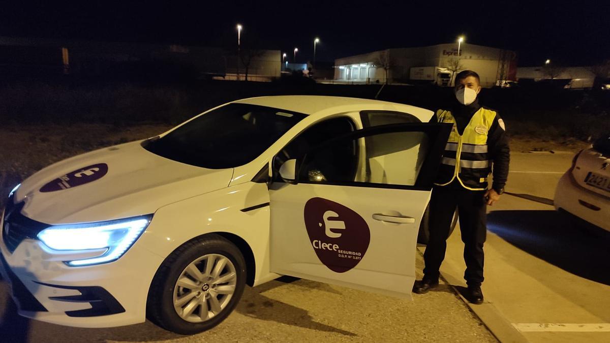 Custodia de Clece en los accesos a una estación de Renfe