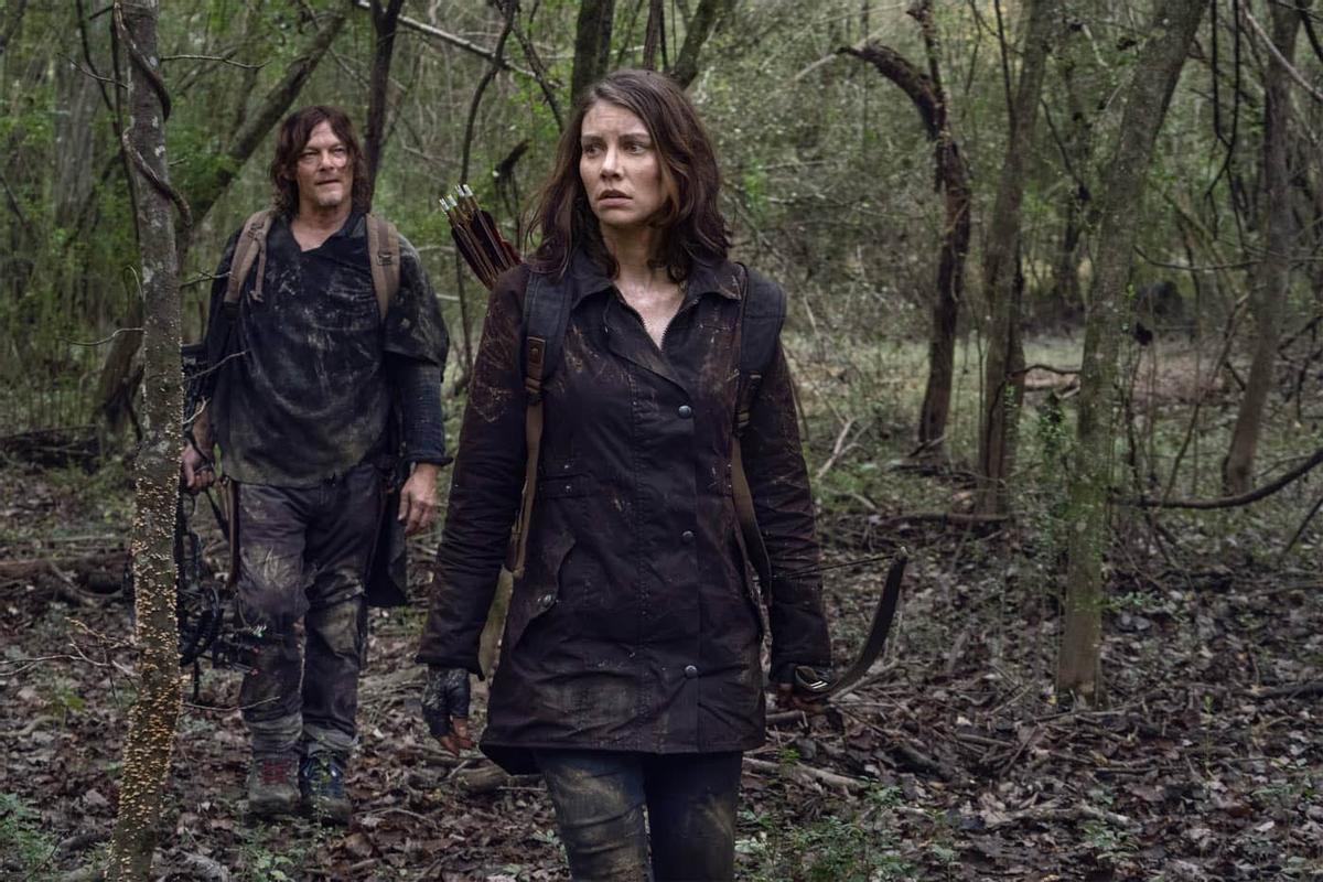 Los actores Norman Reedus y Lauren Cohan, en un capítulo de la temporada 10 de 'The Walking dead Photo'