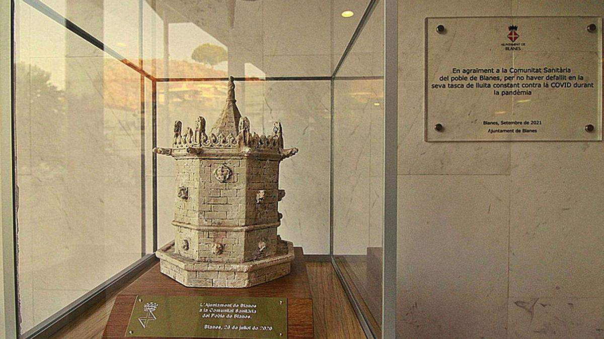 Detall del guardó commemoratiu de la Font Gòtica. | AJUNTAMENT DE BLANES