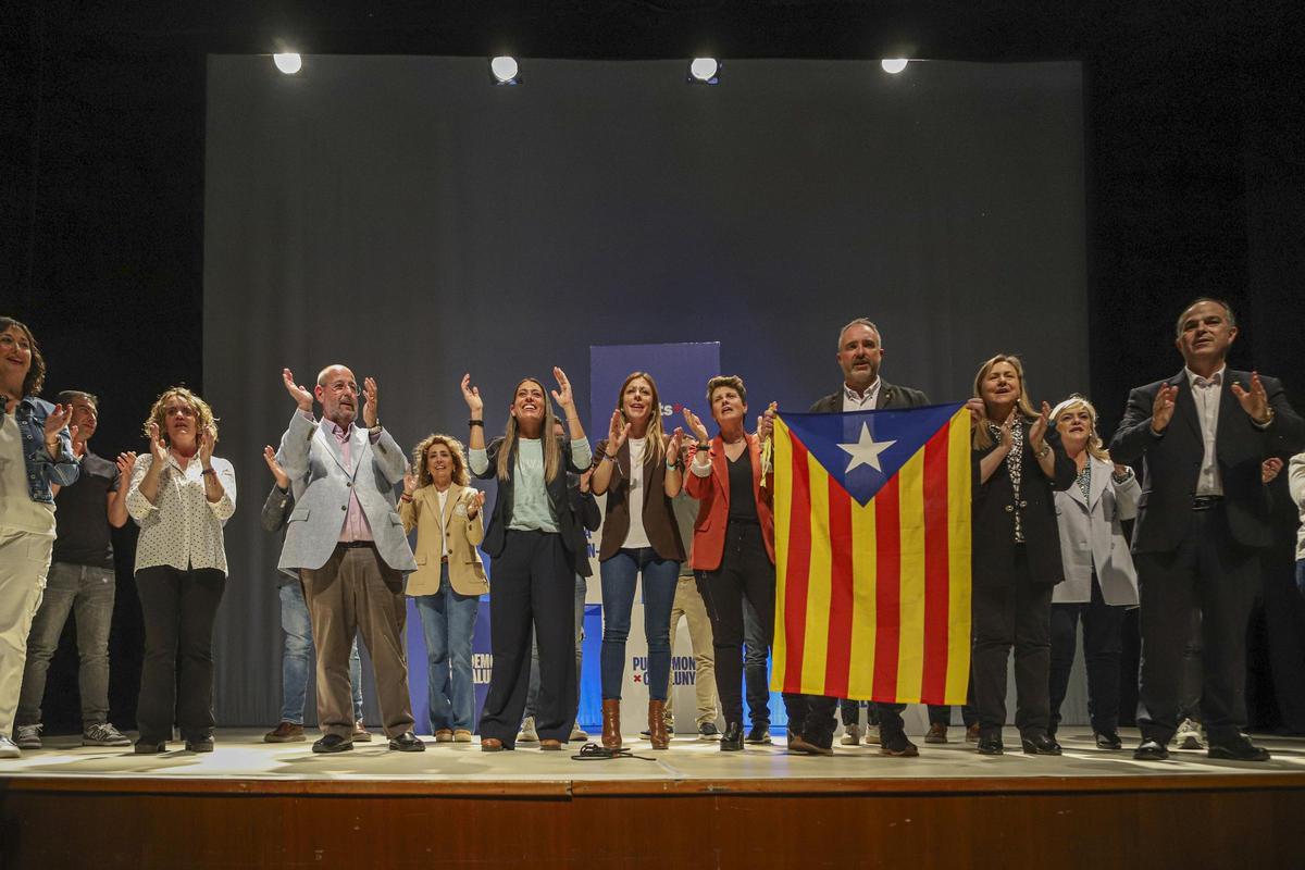 El secretario general de Junts, Jordi Turull, y la portavoz de Junts en el Congreso, Miriam Nogueras, encabezan el mitin en Mollerussa (Lleida).