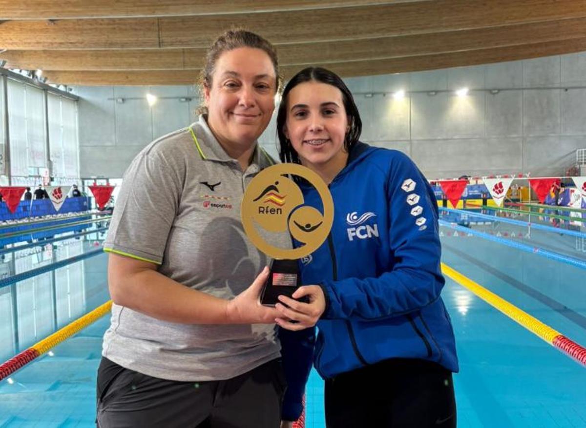 Naia Alsina i la seva entrenadora, Lis Masergas.