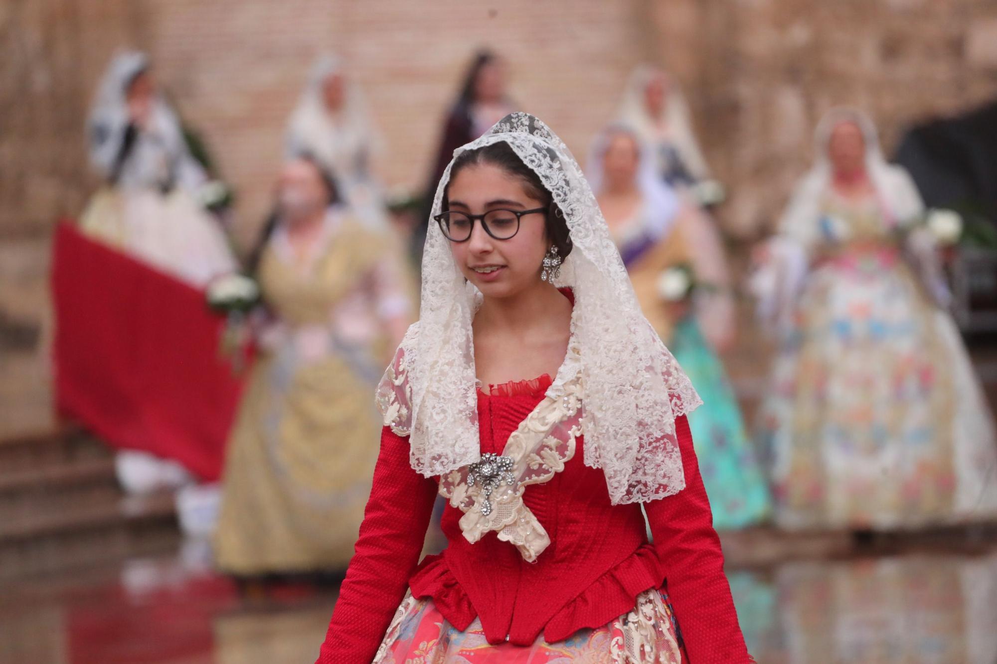 Búscate en el primer día de ofrenda por la calle de la Paz (entre las 18:00 a las 19:00 horas)