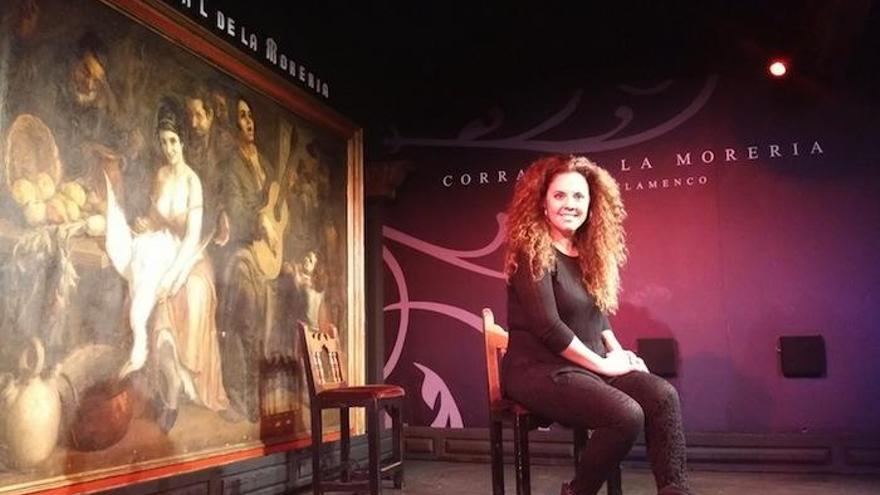 Virginia Gámez, posando en El Corral de la Morería.