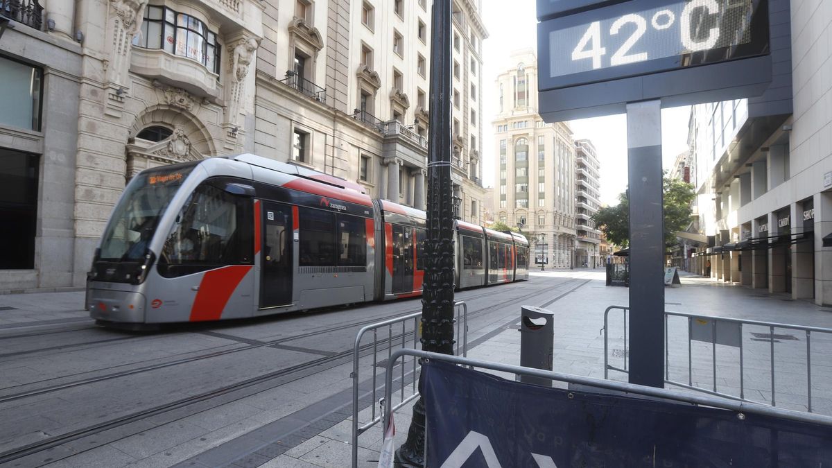 El termómetro del Coso, el pasado verano en una jornada de ola de calor.