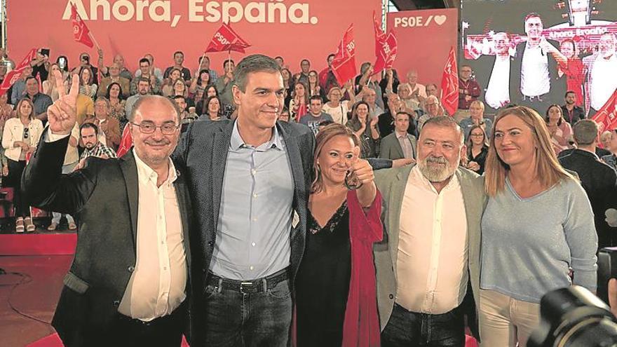 Sánchez planea una investidura exprés con la ayuda del PP