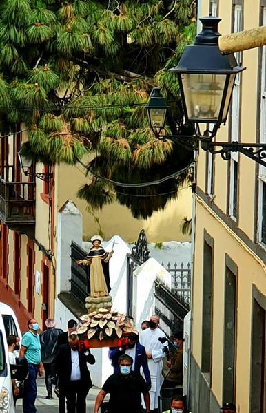 San Vicente procesiona en Teror