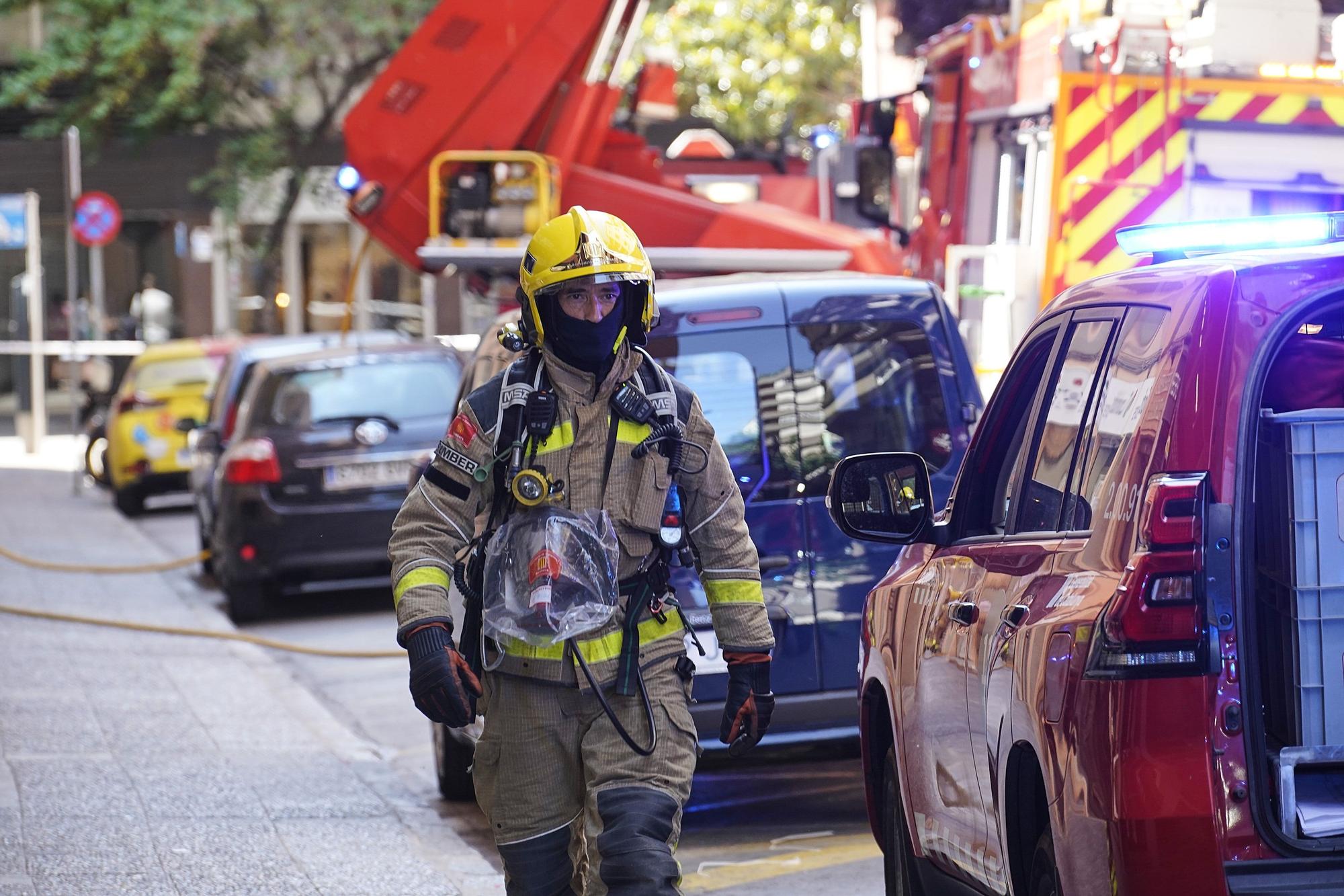 Incendi amb tres ferits lleus a Girona
