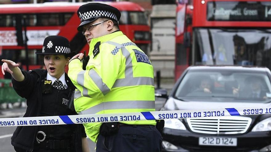 Al menos cuatro muertos tras un atropello masivo frente al Parlamento británico