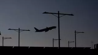 Las aerolíneas rechazan prohibir vuelos cortos y reclaman el AVE a Barajas y El Prat para reducirlos