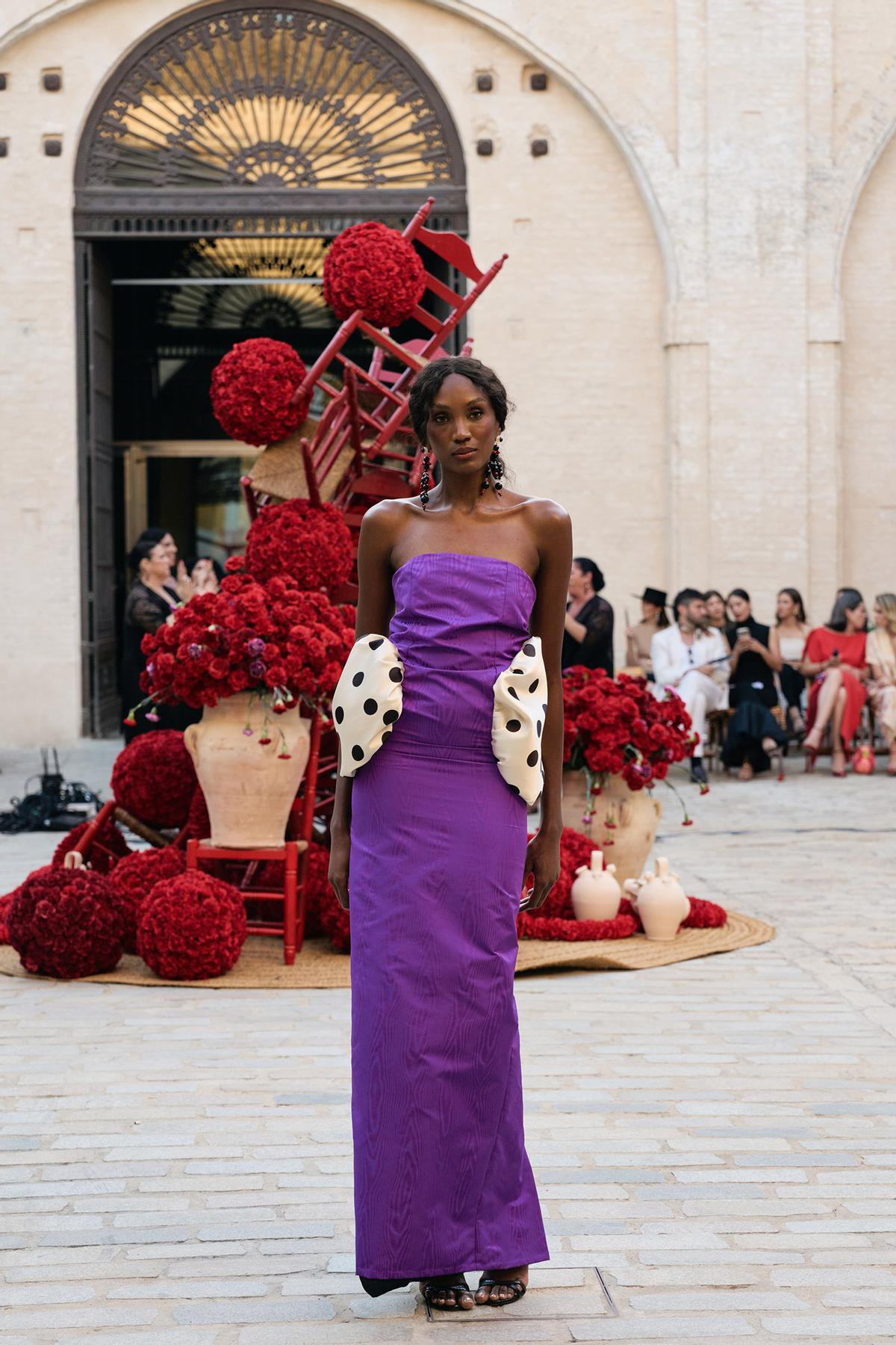 Todas las imágenes del desfile de Fabio Encinar en la Real Fábrica de Artillería de Sevilla