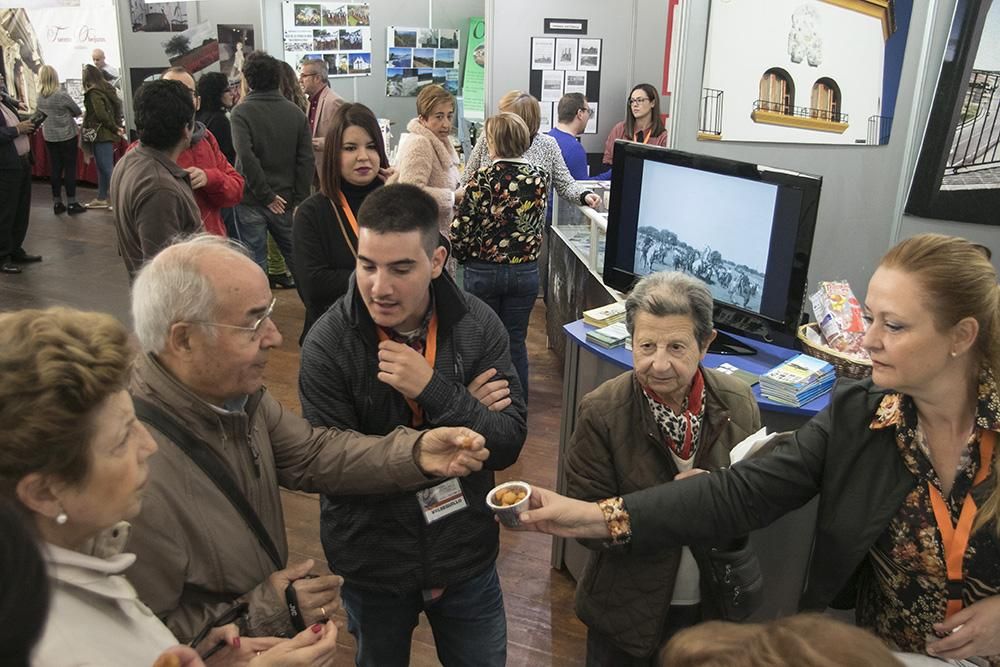 Todos los pueblos de Córdoba en una visita a la Feria de los Municipios.