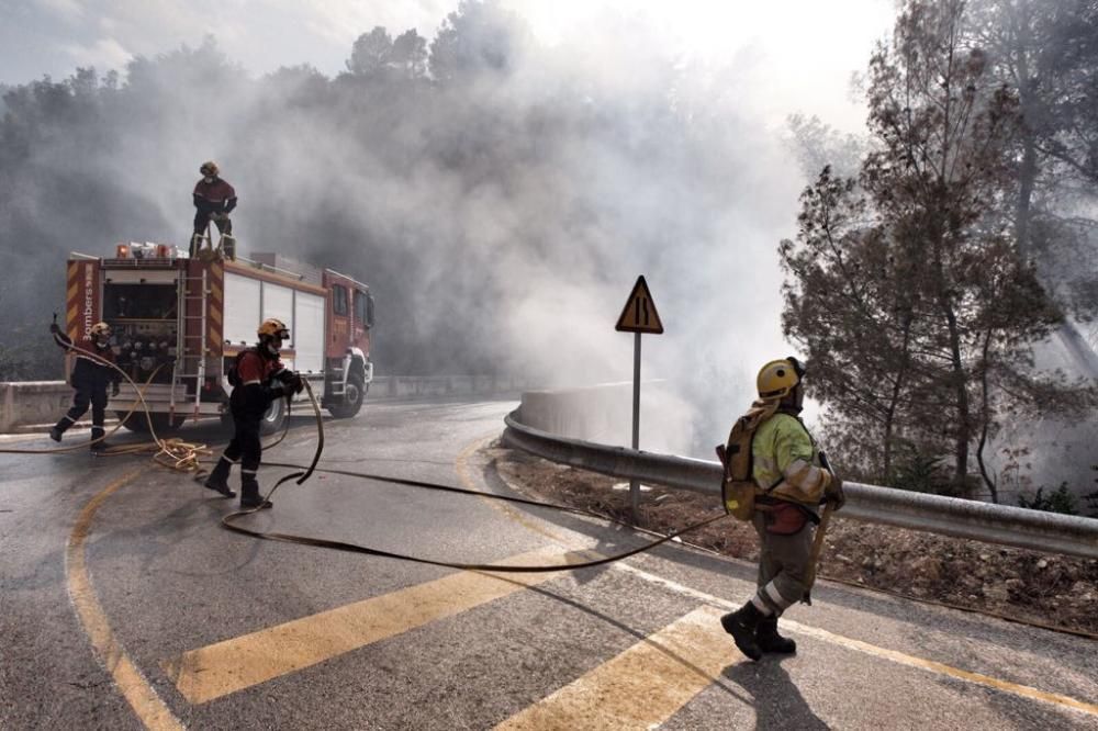 Incendio forestal en Castell de Guadalest