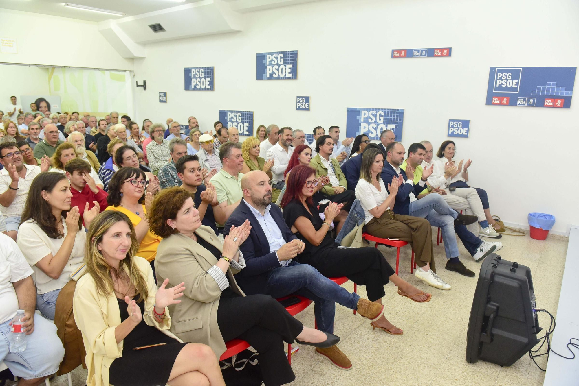 Salvador Illa se reúne con militantes en la sede del PSOE en A Coruña