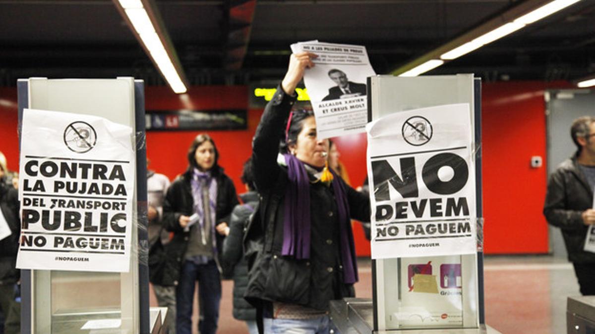 Aspecto de la protesta de este miércoles en la estación de Arc de Triomf de Barcelona.