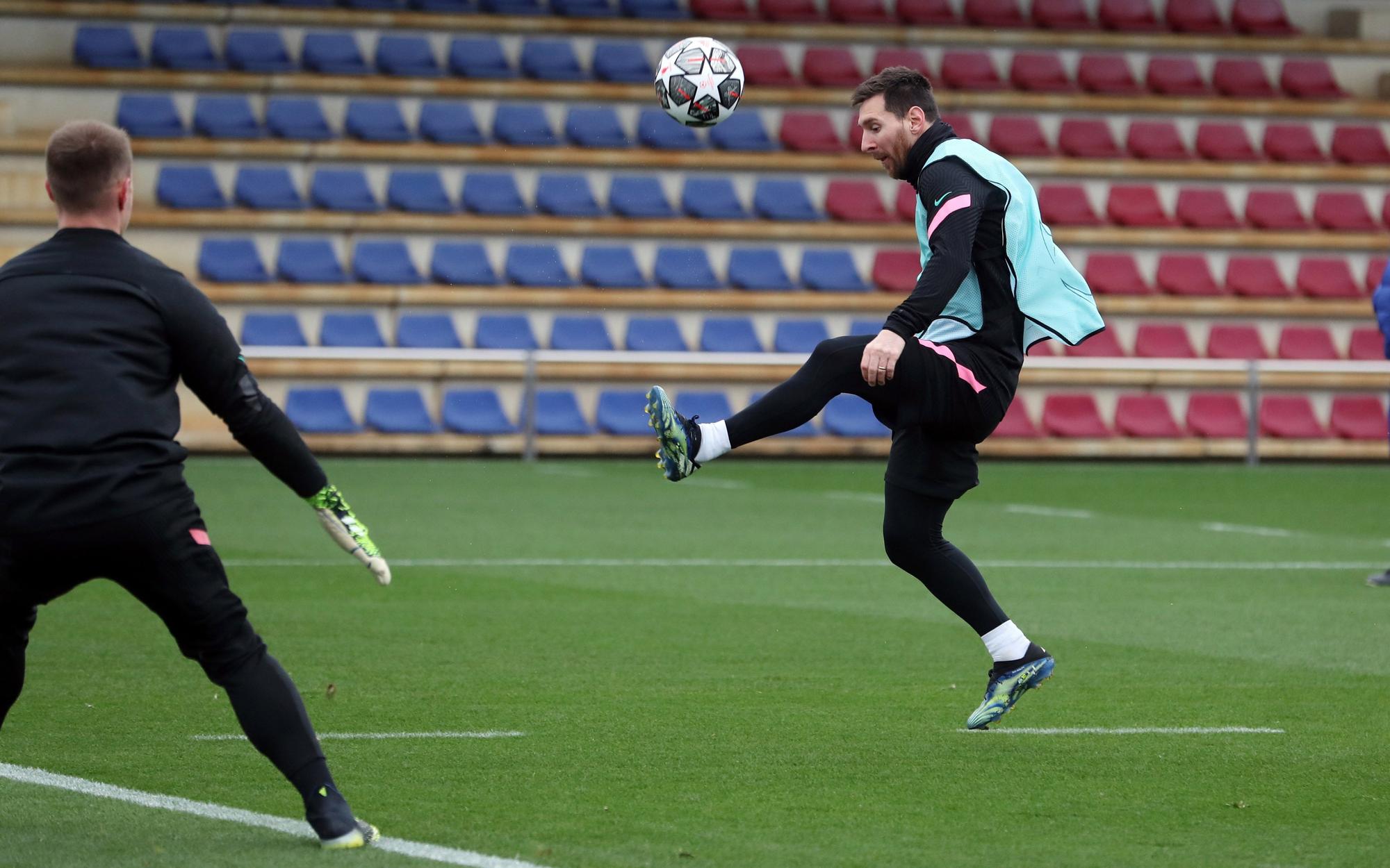 Messi, en el entrenamiento de este lunes en la Ciutat Esportiva.