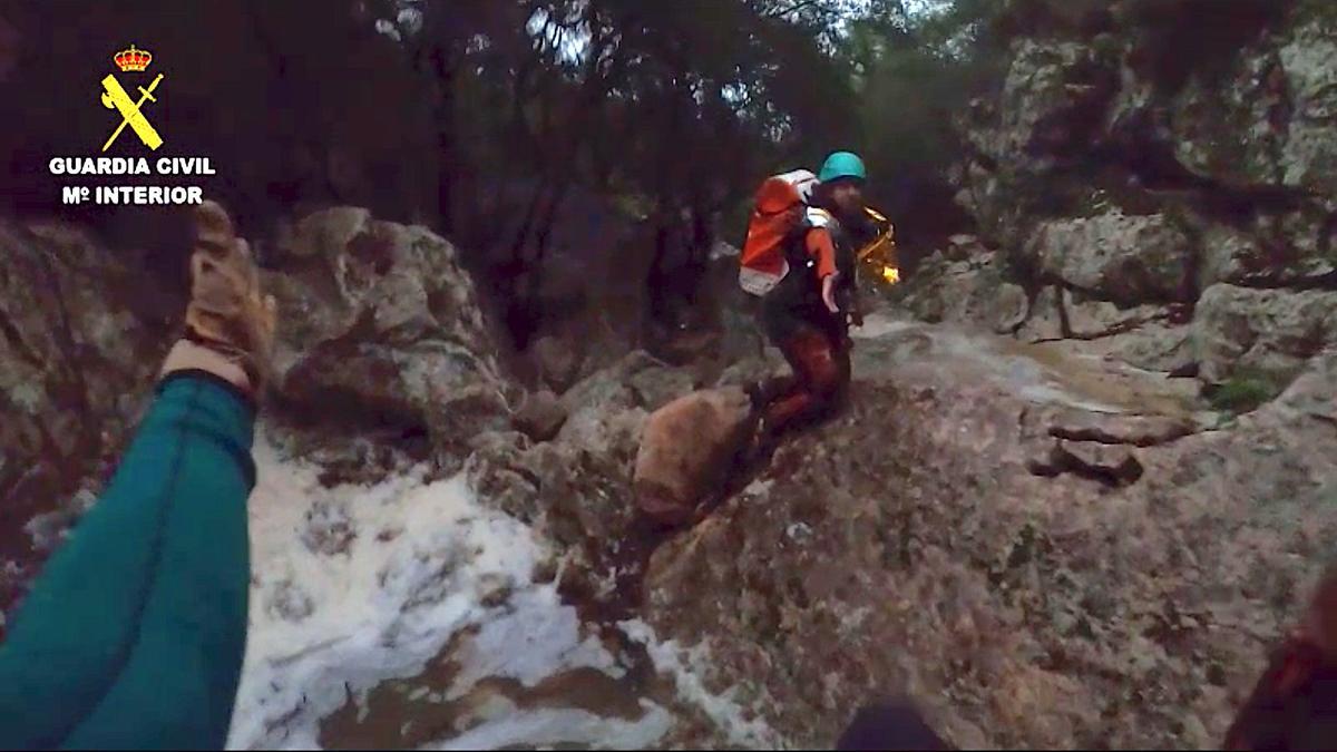 Así fue la operación de rescate de los barranquistas en el torrente de l'Assarell