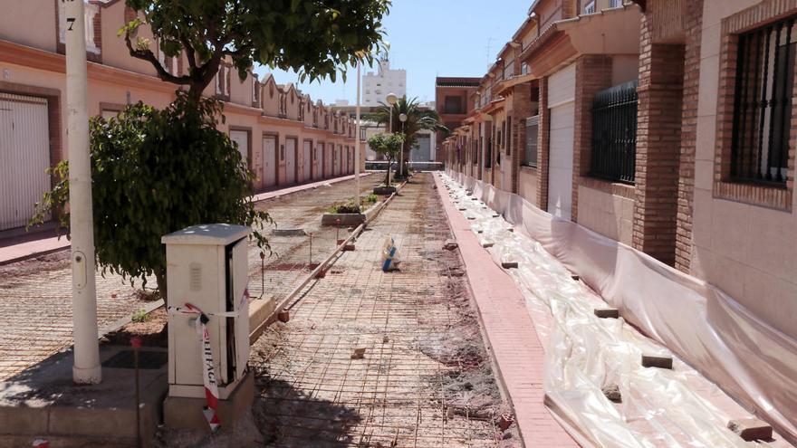 Continúan las obras en las calles en torno a la plaza La Pau