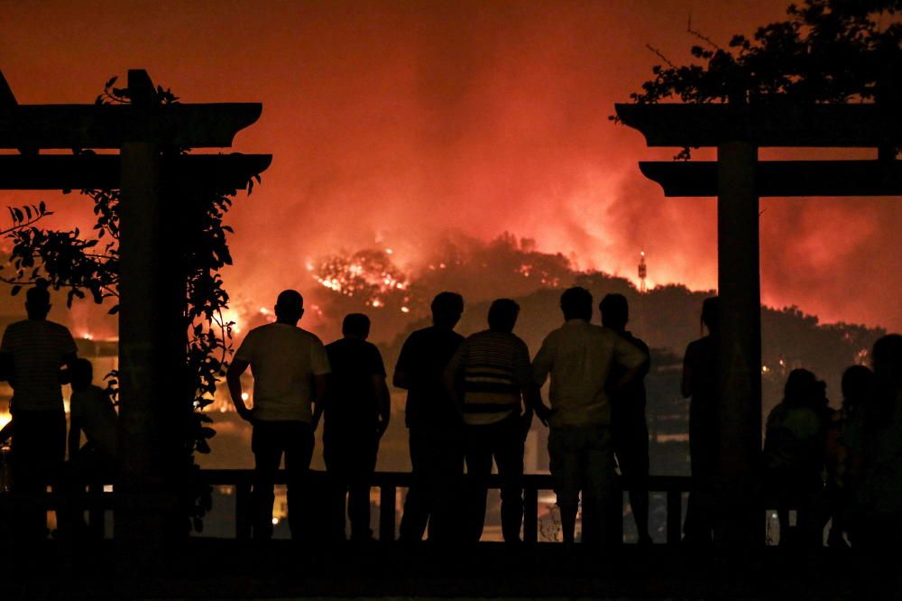 Los incendios en el Algarve portugués, en imágenes