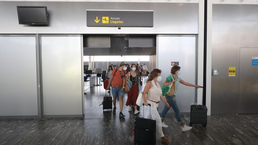 El aeropuerto de Zaragoza marca un mes de mayo con más de 51.000 viajeros