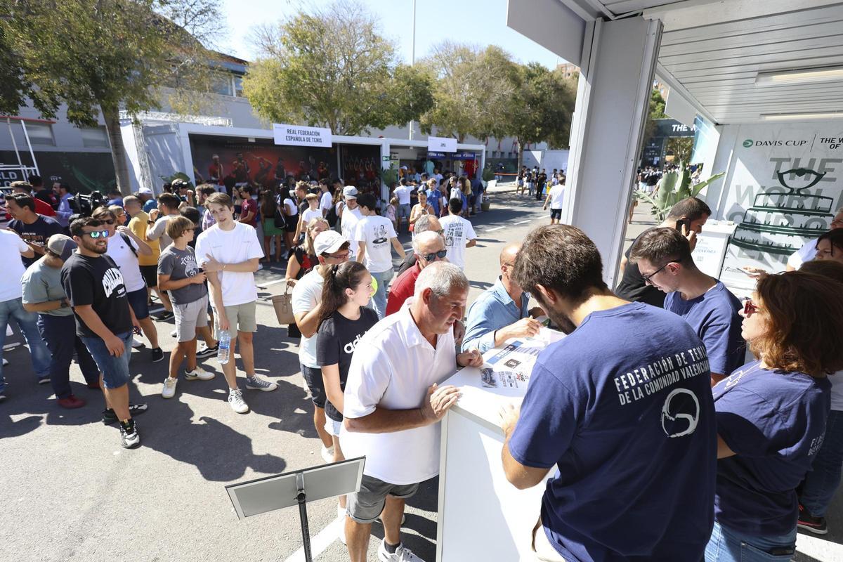 Empieza el espectaculo de la Davis