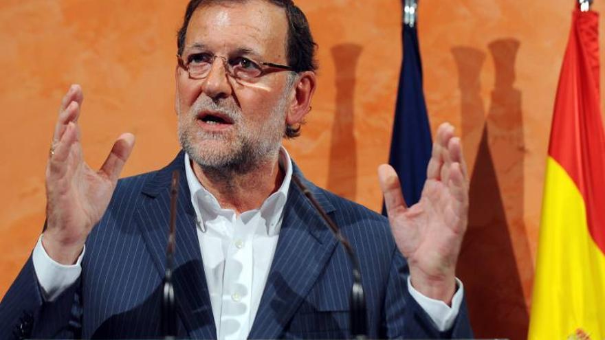 Rajoy dice que está dispuesto a hablar pero no &quot;a liquidar la ley&quot;