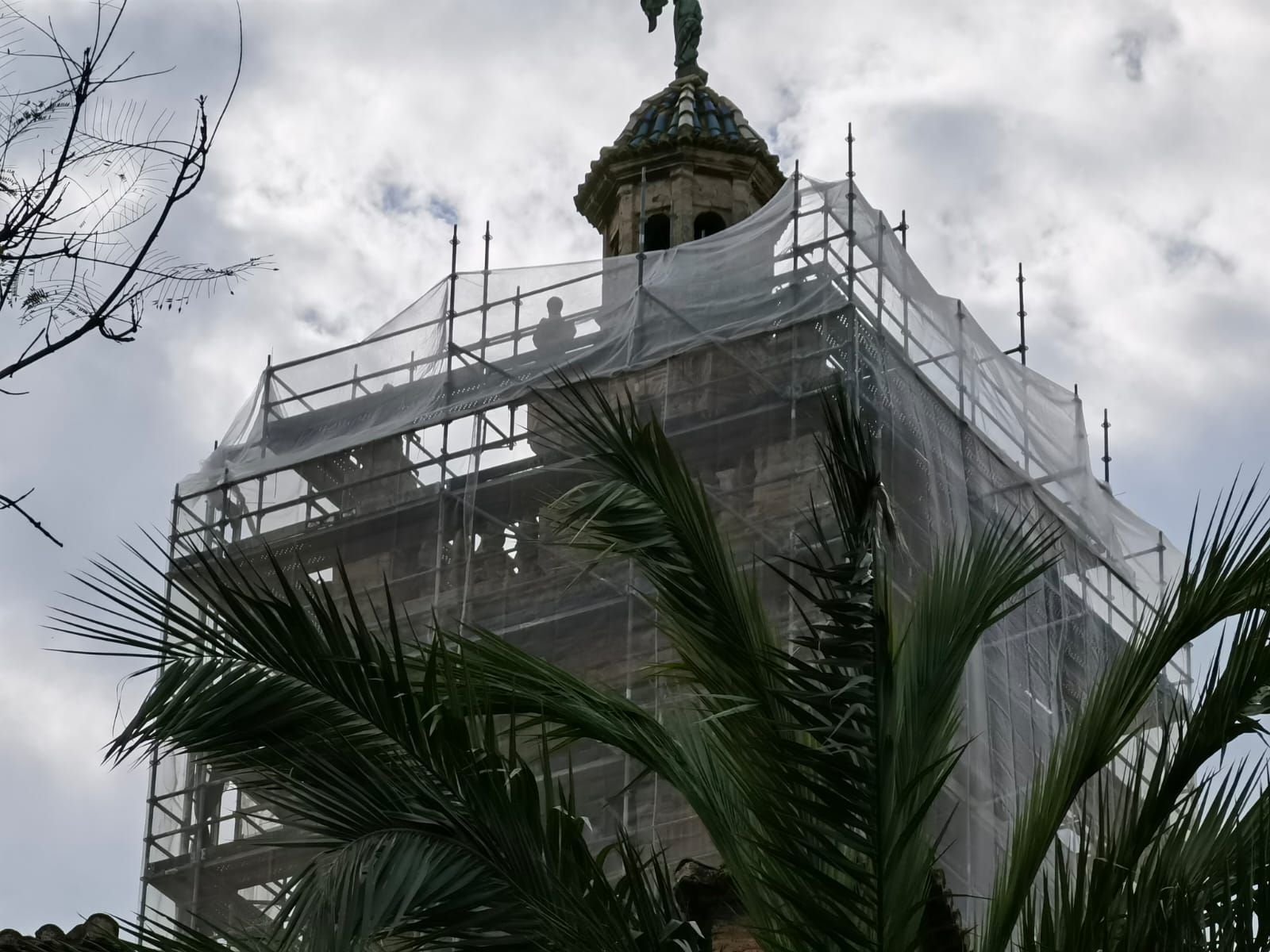 Encuentran una bomba de la Guerra Civil en la Iglesia de la Santa Cruz del Carmen