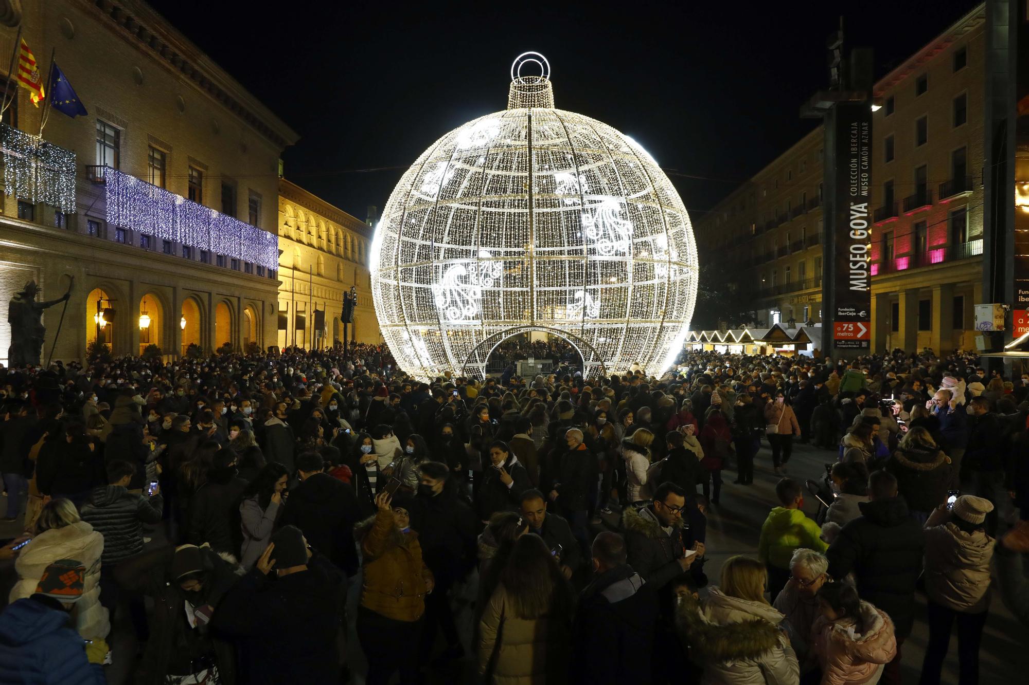 Zaragoza enciende la Navidad