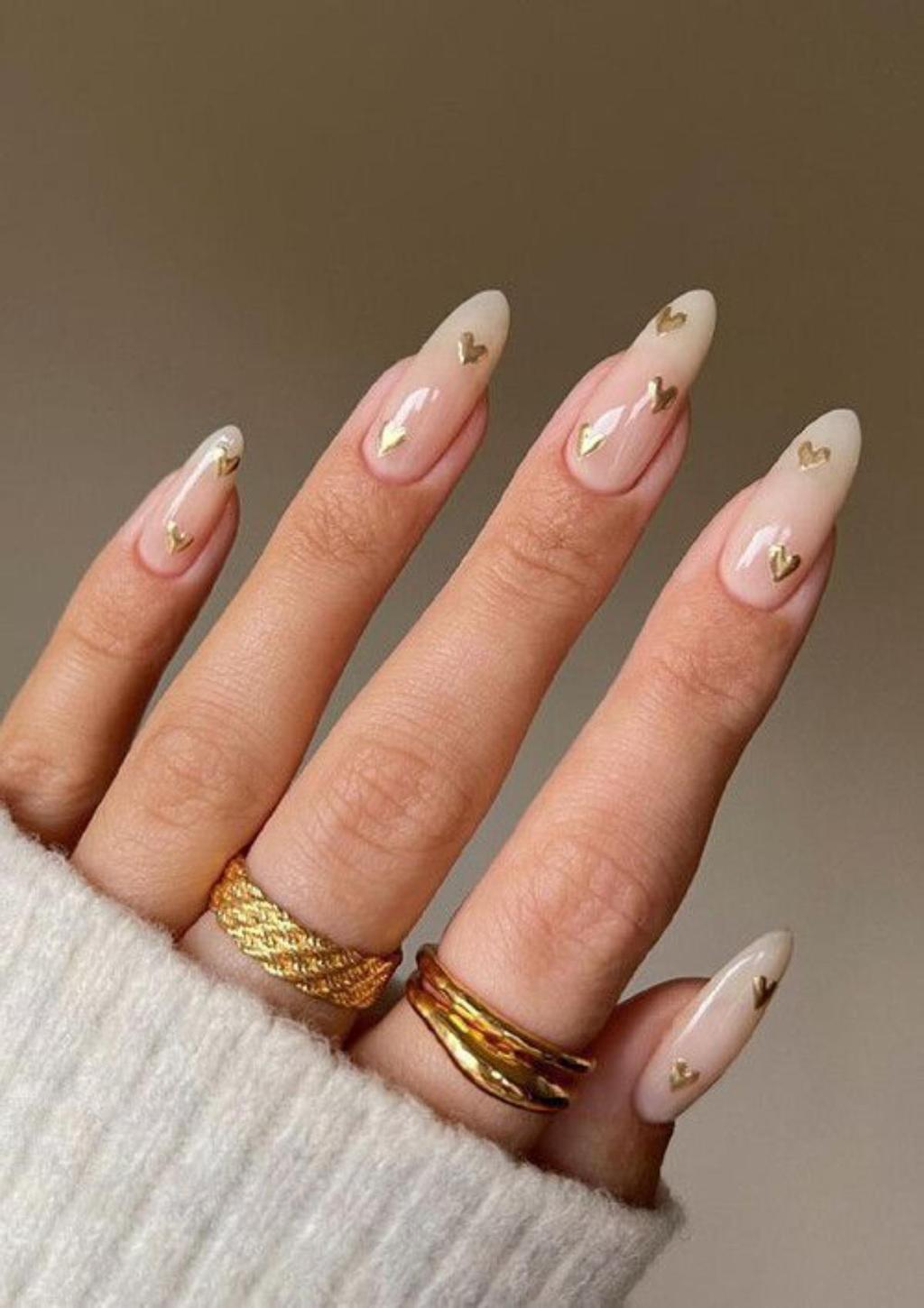 MANICURA MINI CORAZONES DORADOS