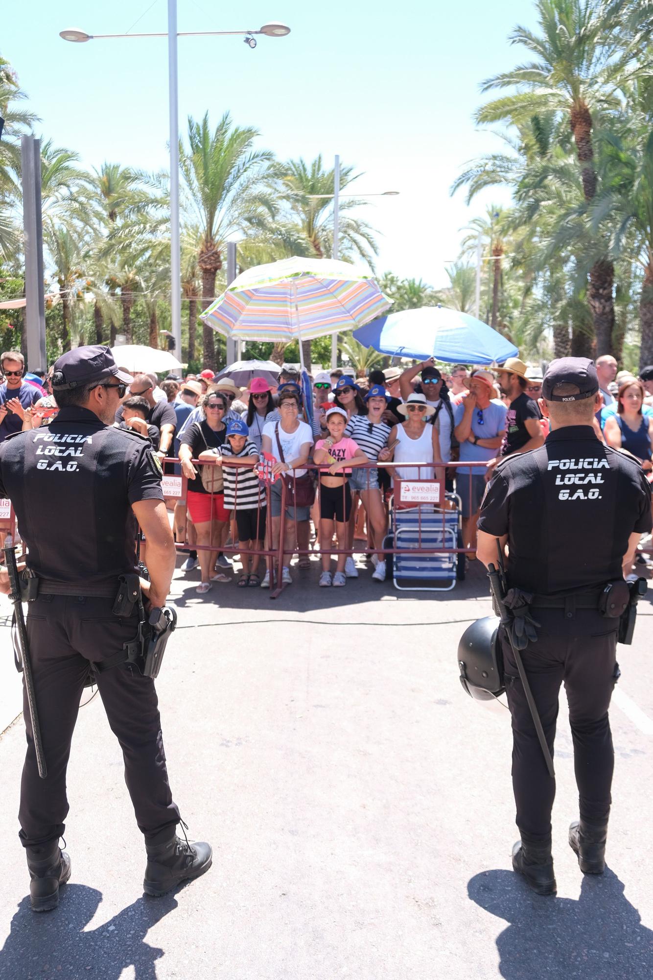 Así ha sido la primera mascletá a concurso de Pirotecnia Ferrández para las fiestas de Elche