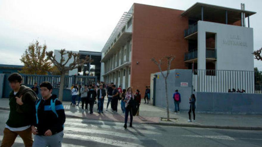 Intento De Suicidio De Un Alumno En Mutxamel Le Amenazaron Con Hacerle Una Corbata Colombiana