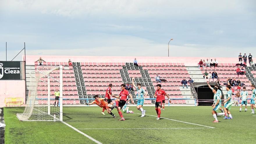 El Cieza rompe su racha negativa y vuelve a apuntar hacia el ascenso