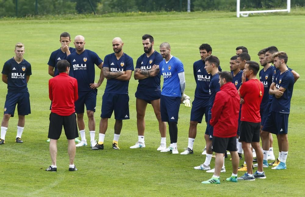 Alemany y Murthy, atentos al entrenamiento