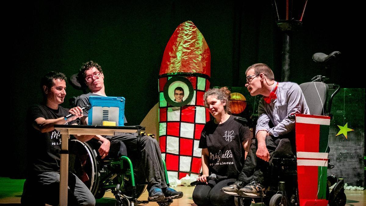 Un momento de la representación del grupo de teatro.