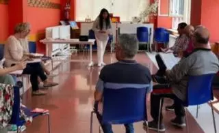 Clases de canto para curar y subir el ánimo en las residencias de mayores de Asturias: "Favorece la conexión con otras personas"