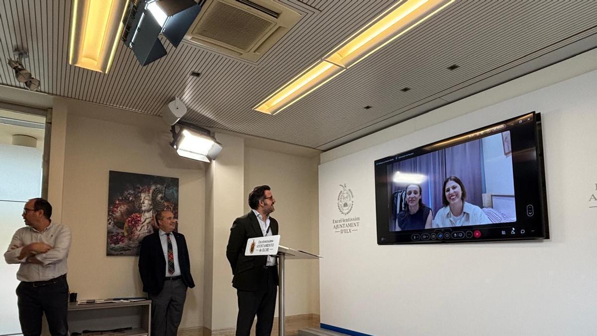 El alcalde de Elche asegura que estará pendiente del regreso de todos los ilicitanos en zona de conflicto por la guerra de Irán / V. L. Deltell