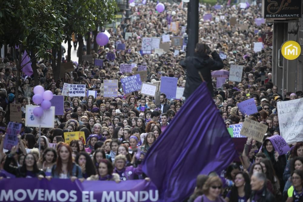Manifestación del 8 M por las calles de Oviedo