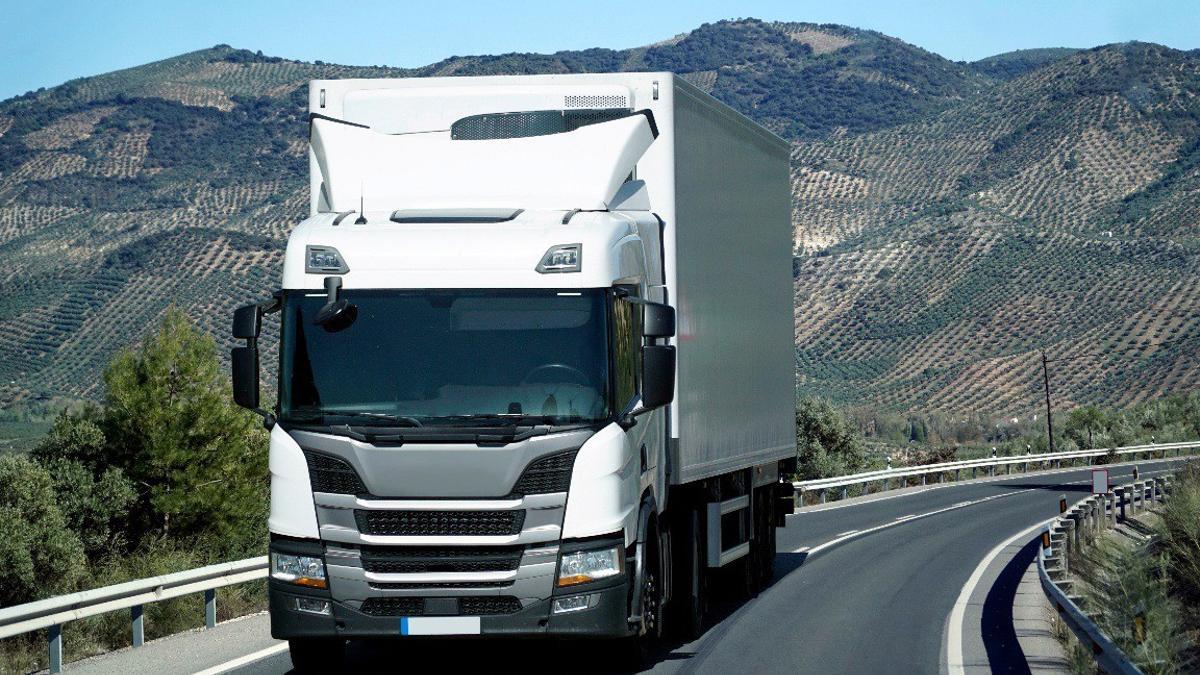 España necesita unos 30.000 conductores de camión y en torno a 4.700 conductores de autobús para satisfacer la demanda.