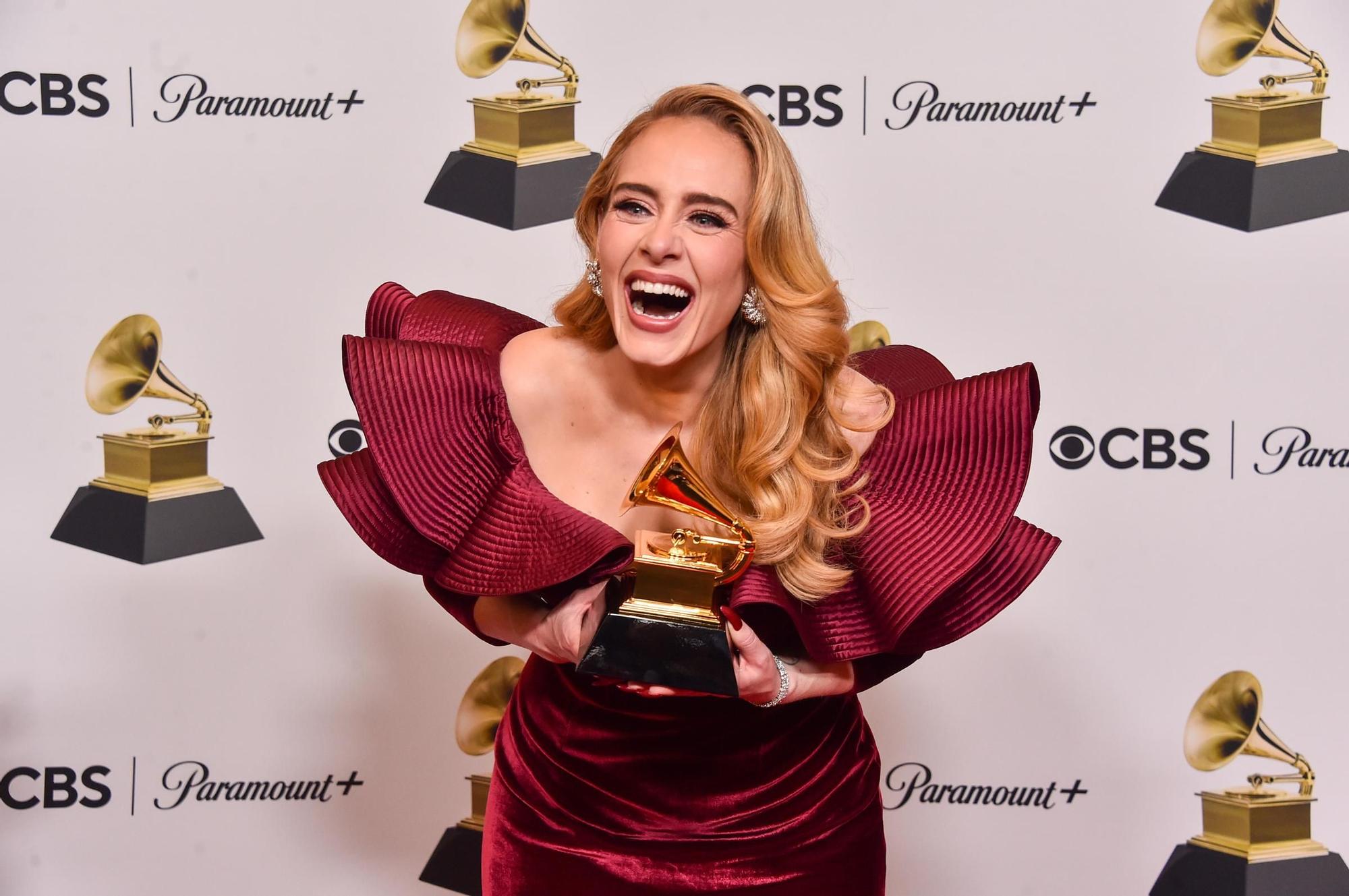 Adele, una de las artistas femeninas con más Premios Grammy, en la gala de 2023