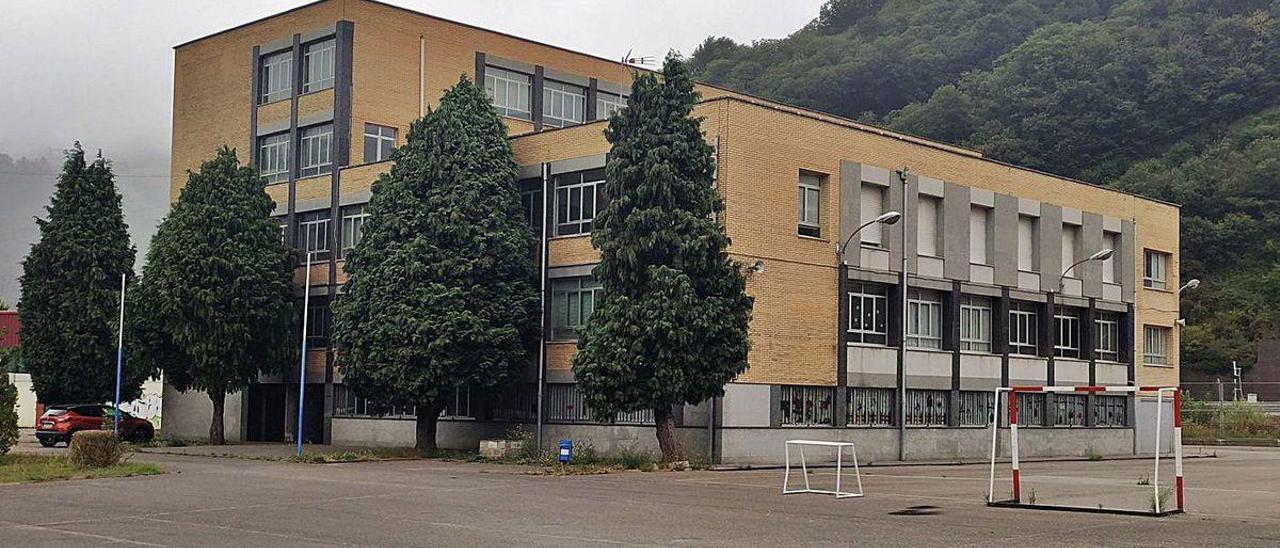 Instalaciones del colegio La Salle de Ujo.