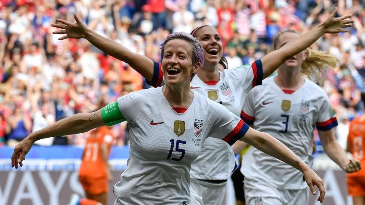 Megan Rapinoe celebra el gol de penalti con el que abrió el marcador en la final.