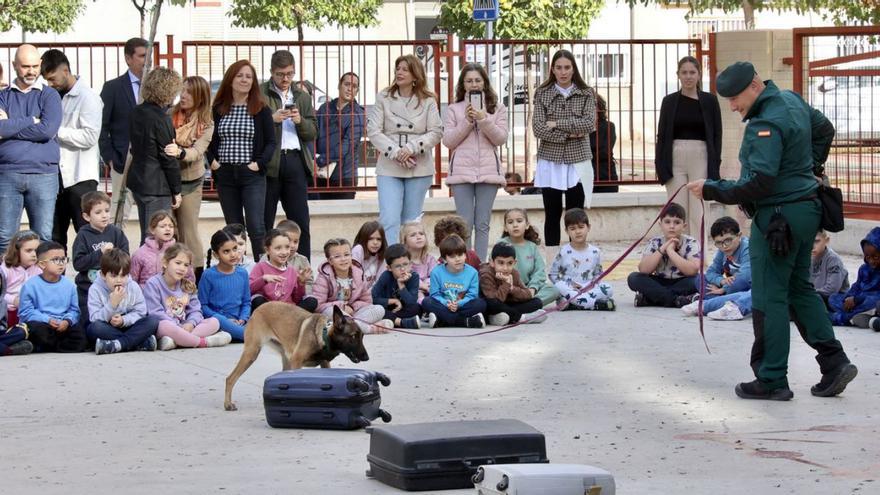 Más de 2.000 charlas policiales a escolares de la Región en un curso