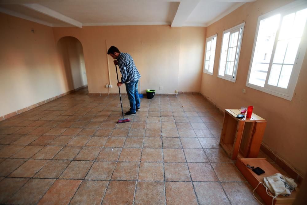 Un propietario recupera su piso okupado
