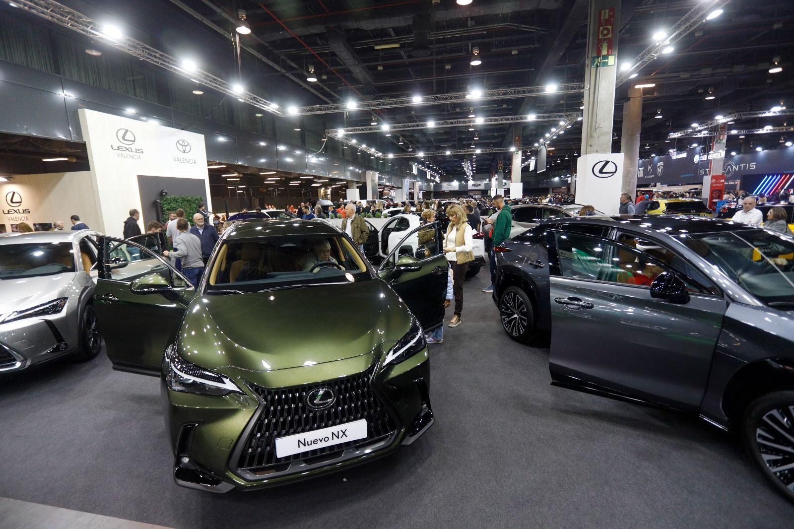 Llenazo en el primer fin de semana de la Feria del Automóvil en València