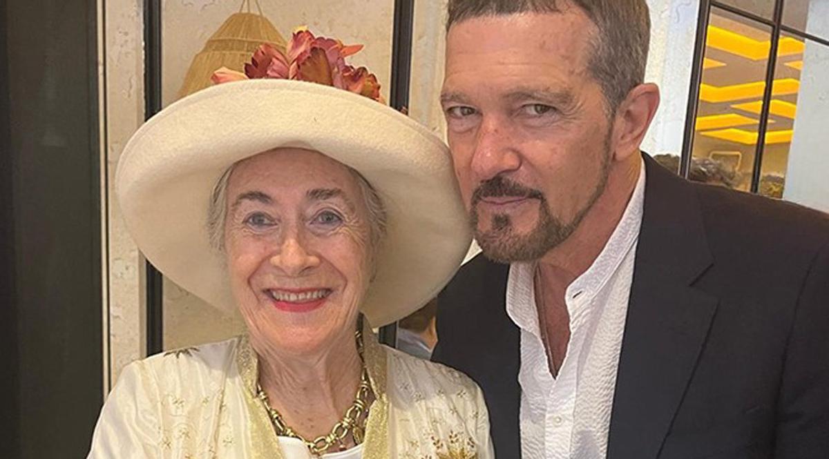 Remedios Nieto Palacios, junto al actor malagueño Antonio Banderas