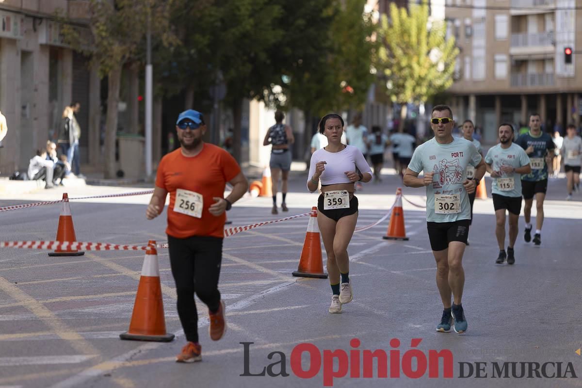 Carrera '10K Assota por ti' en Caravaca (salida y giro primera vuelta)