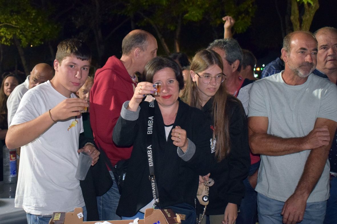 Un momento de la celebración de la fiesta de la caña y la anguila celebrada en Valga.