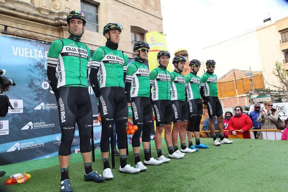 Ambiente a la salida y la llegada de la Vuelta Ciclista a Murcia